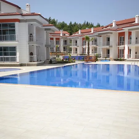 Rose Garden Calis Apartment